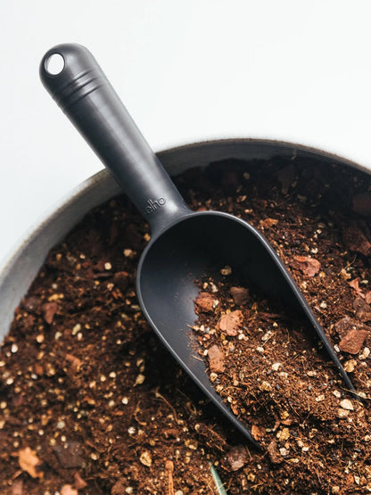 Elho Recycled Soil Scoop